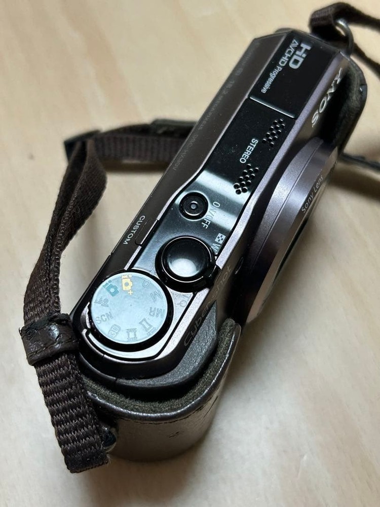 Sony Cyber shot Compact Digital Camera