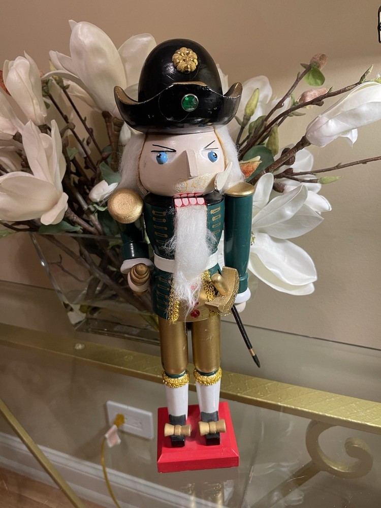 VINTAGE NUTCRACKER RARE PIECE AS IS