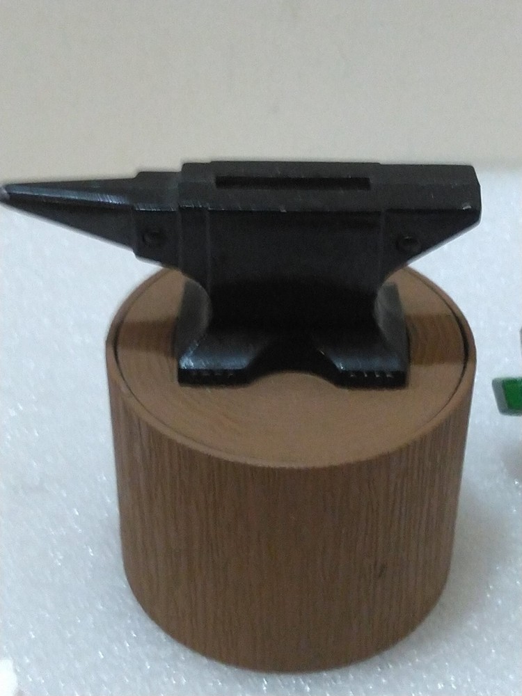 Spec Cast Anvil Bank and Ertl John Deere 1/64 tractor EUC