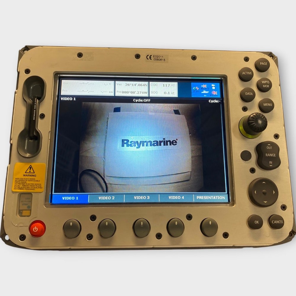 Raymarine E80 Classic Display E02011 w/ Bezel & Sun Cover-Great Condition