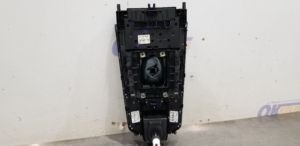 16 PORSCHE MACAN TURBO 95B FRONT FLOOR CENTER CONSOLE CONTROL PANEL