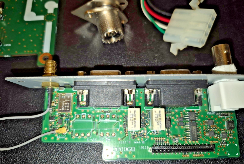 ICOM M803 TRANCIEVER ASSORTED PARTS PREOWNED