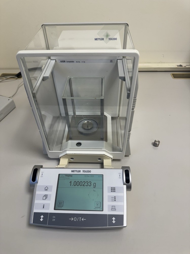 Mettler AX26 Comparator Analytical Balance
