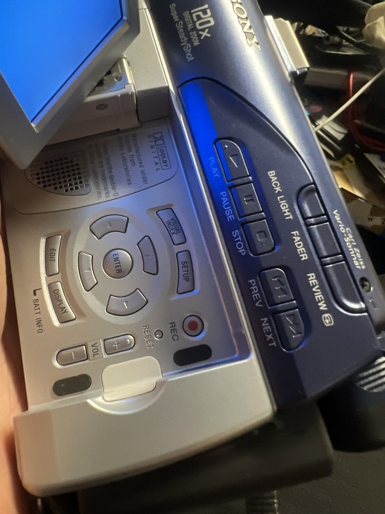 Sony Digital Camcorder Model DCR-DVD200 untested