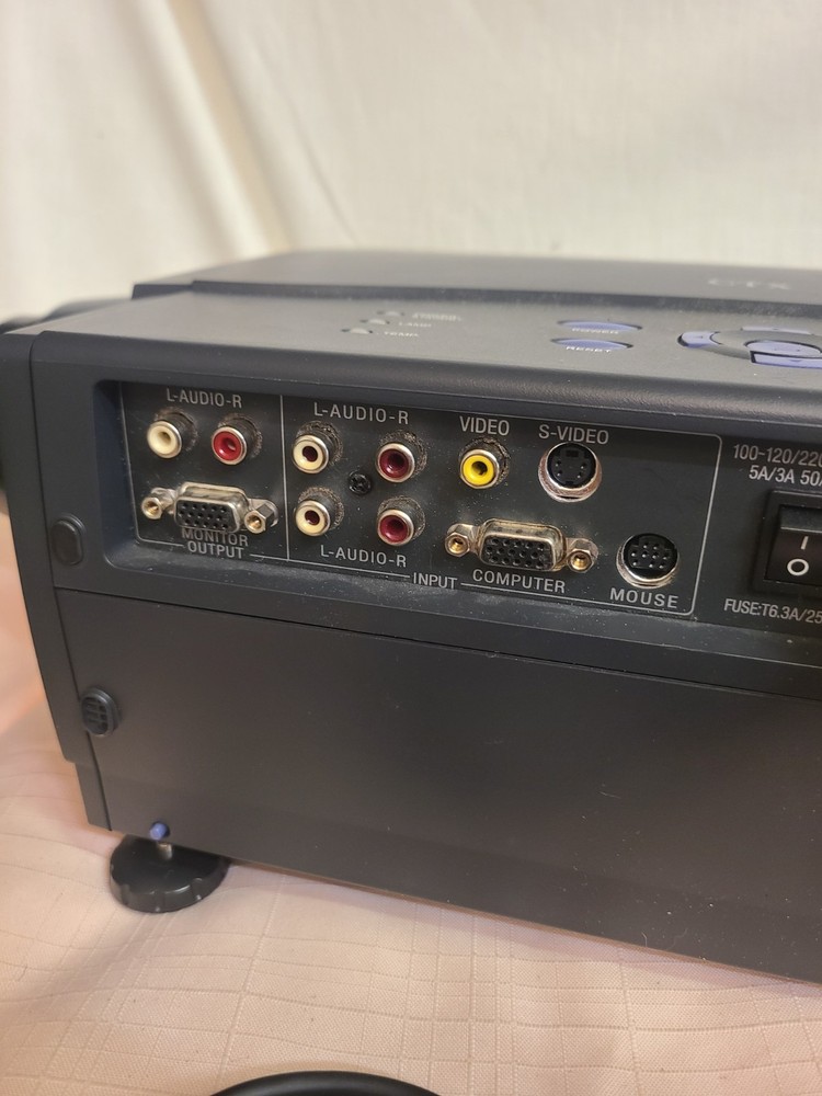 CTX EZPRO 600 Projection LCD Display With Complete Case & cables