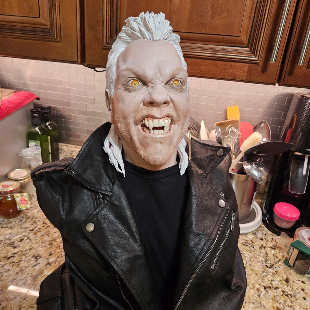 David Lost Boys vampire keifer sutherland  torso bust