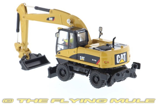 Diecast Masters 1:87 M318D Wheel Excavator