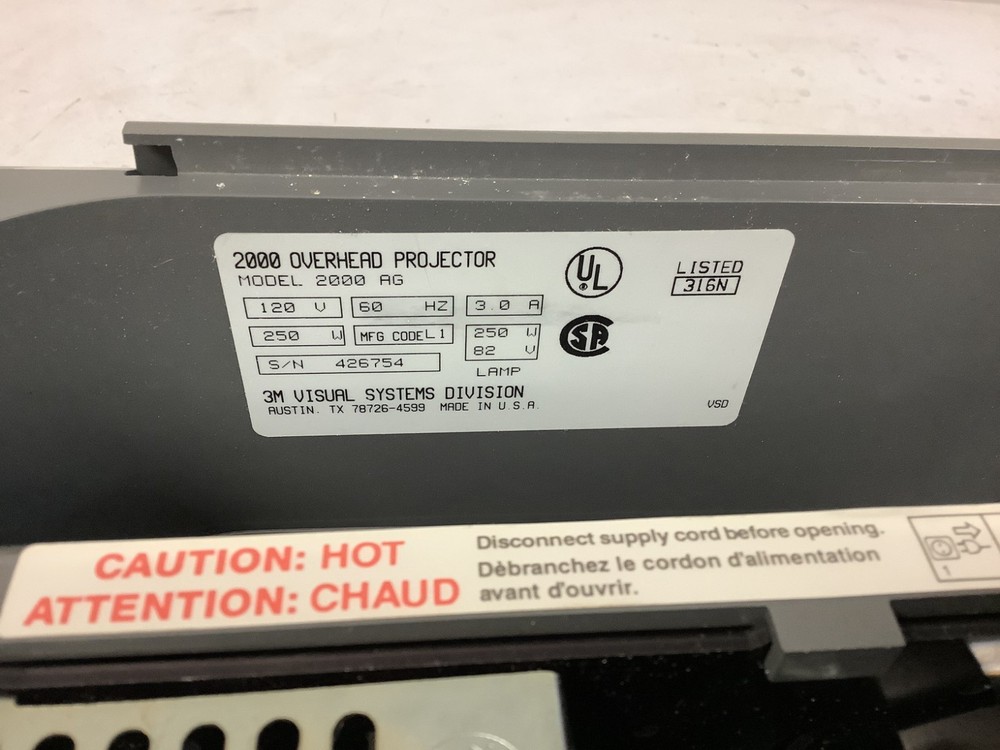 3M Visual Systems 2000 AG Portable Overhead Transparency Projector, Gray "Y3D"