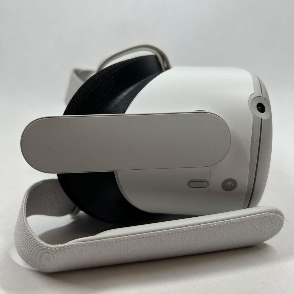 Oculus Quest 2 256GB VR System KW49CM