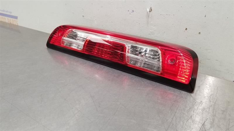15 CHEVY SILVERADO 2500 HIGH MOUNTED STOP LIGHT 20979071