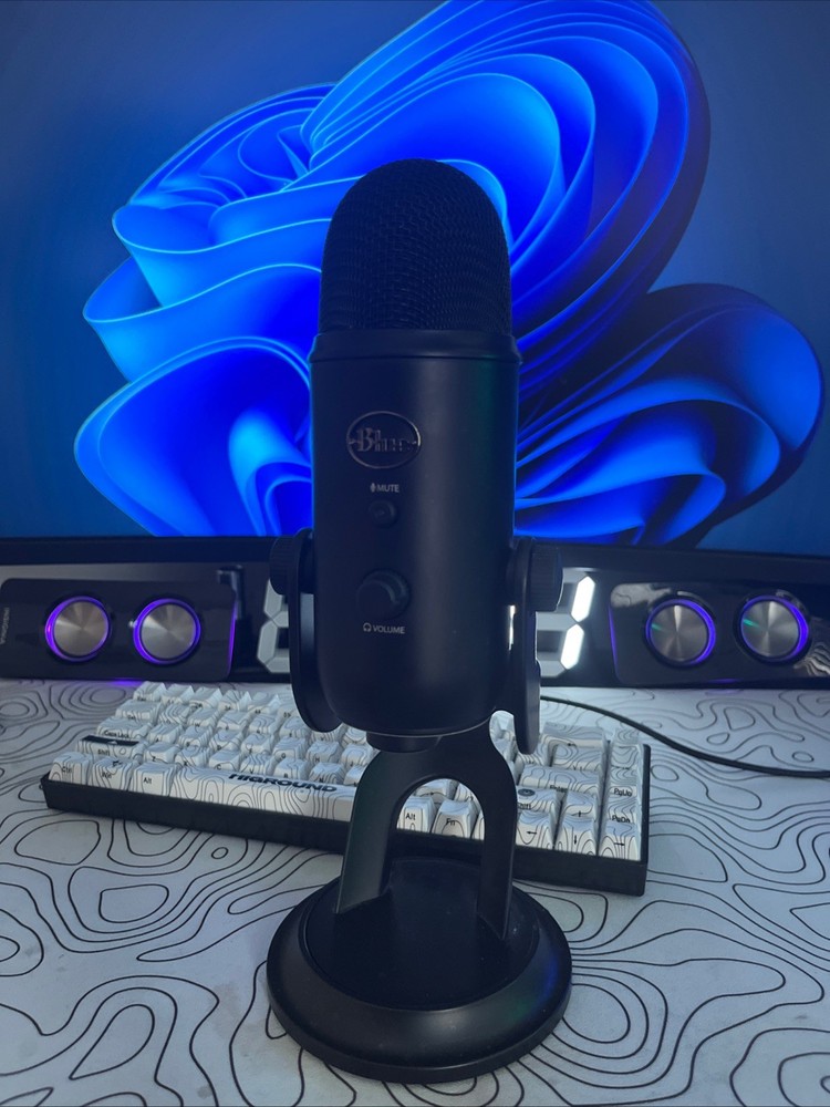 Blue Yeti USB Microphone Multi-Pattern, Midnight