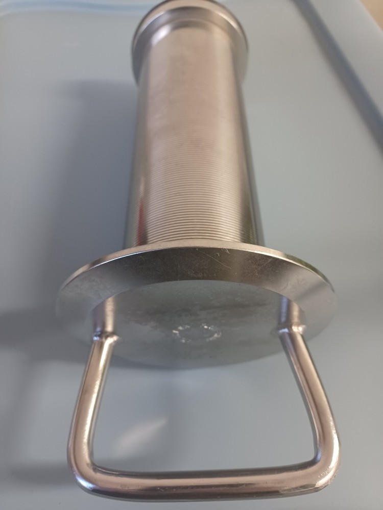 40 Mesh Wedge Wire Insert by Flowtech Inc.