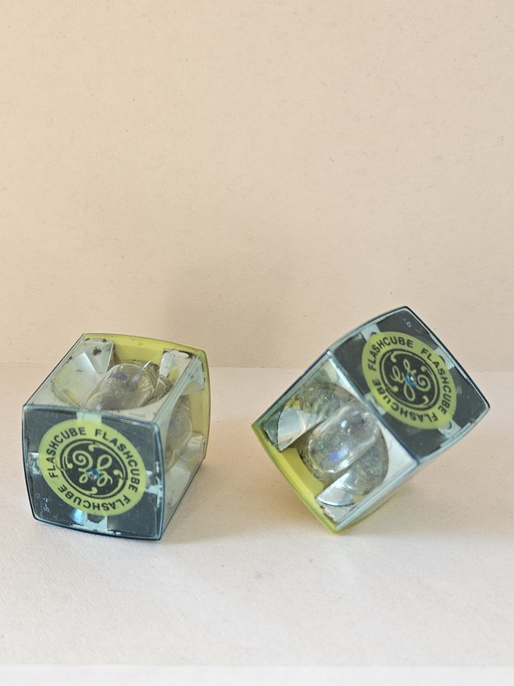 Vintage GE Flashcubes General Electric 2 Cubes 24 Flashes