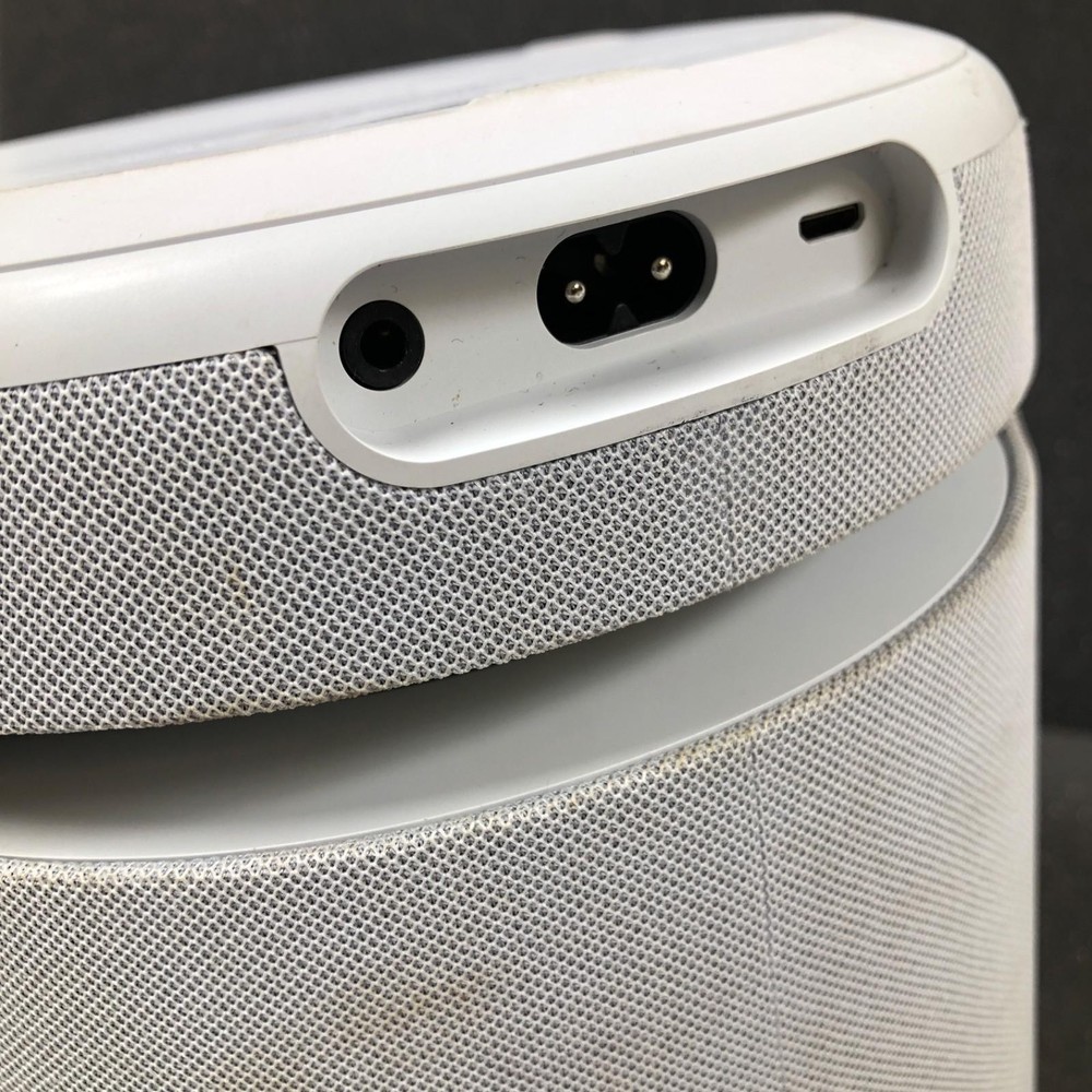 READ Amazon Echo Studio Smart Home Speaker With Alexa White O2T2V3 ISSUE