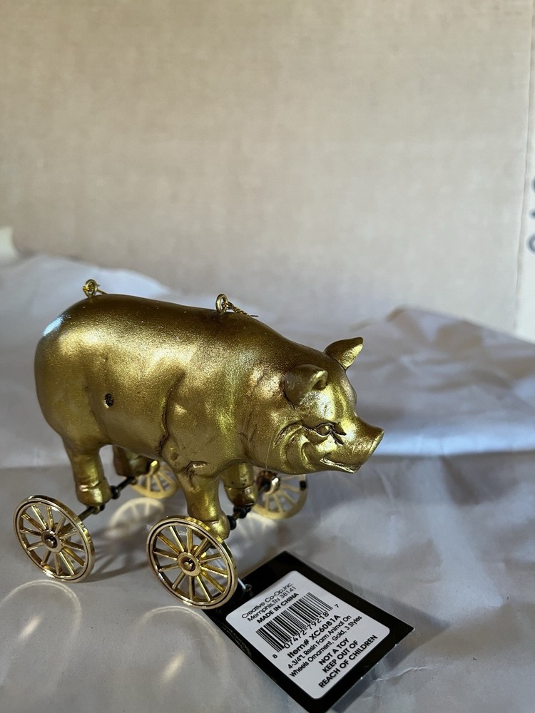 Gold pig pull toy