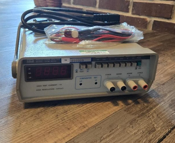 GW INSTEK GOM -801G MILLI-OHM METER