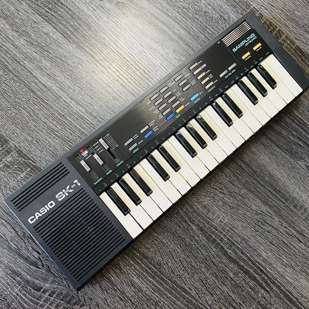 Casio SK-1 Portable 32 Key Sampling Keyboard Powers On Selling For Parts Read…