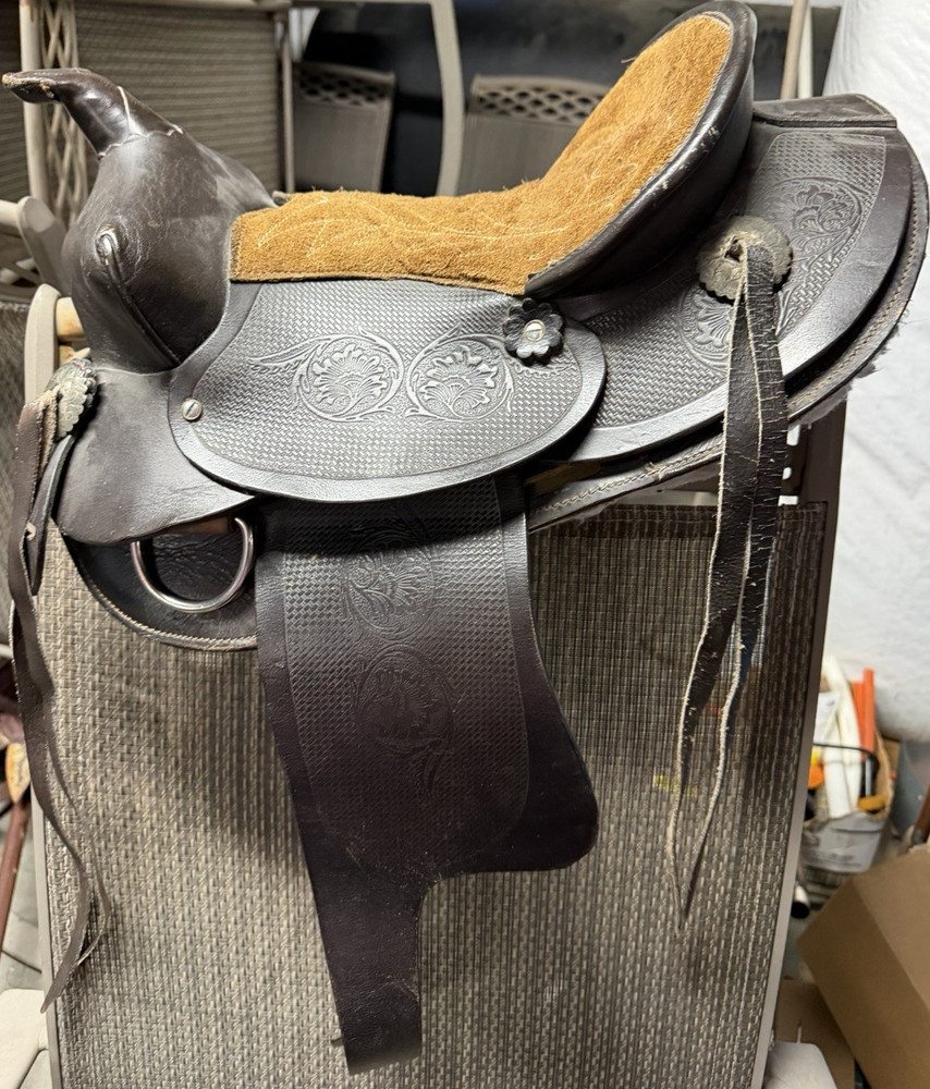 Small Western Saddle