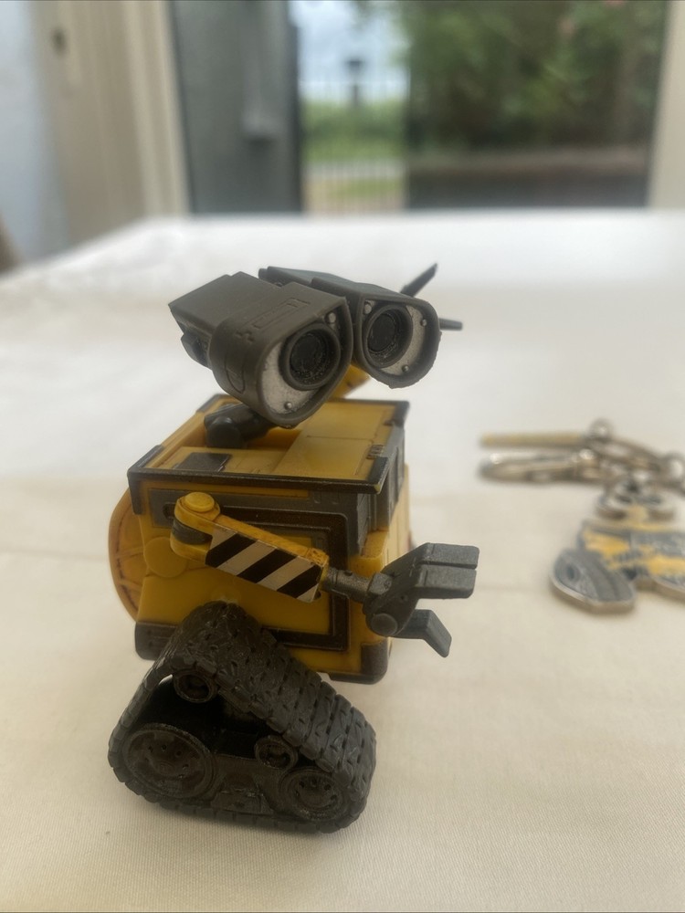 Wall E Wall-E Disney Pixar Character & Key Ring Evie Thinkway Keyring Disney