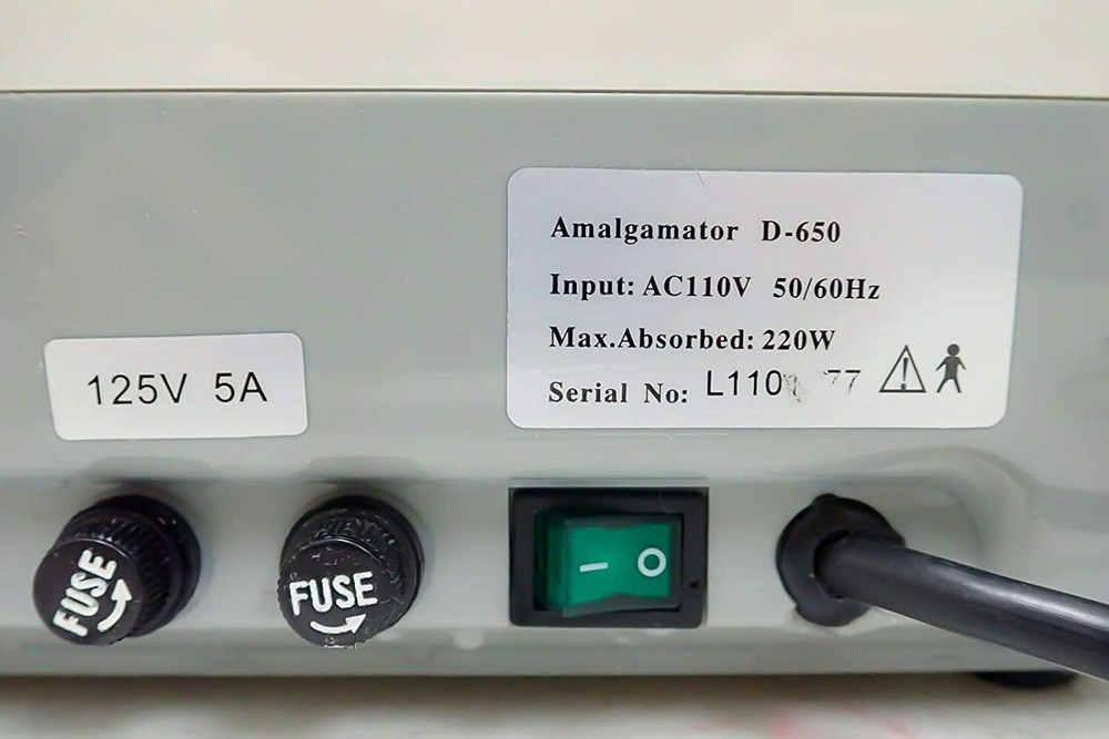 Dental Amalgamator Amalgam Mixer With Digital Time Setting for Mixing Capsules