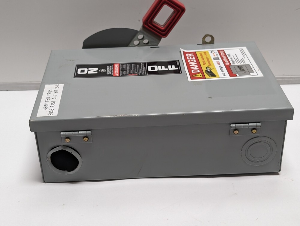 GENERAL ELECTRIC TH3361 Model 10 Safety Switch (USED).