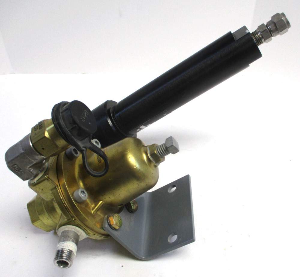 FISHER CONTROLS , 252-8 FILTER w/ 1301F-2 REGULATOR & BRACKET , SURPLUS