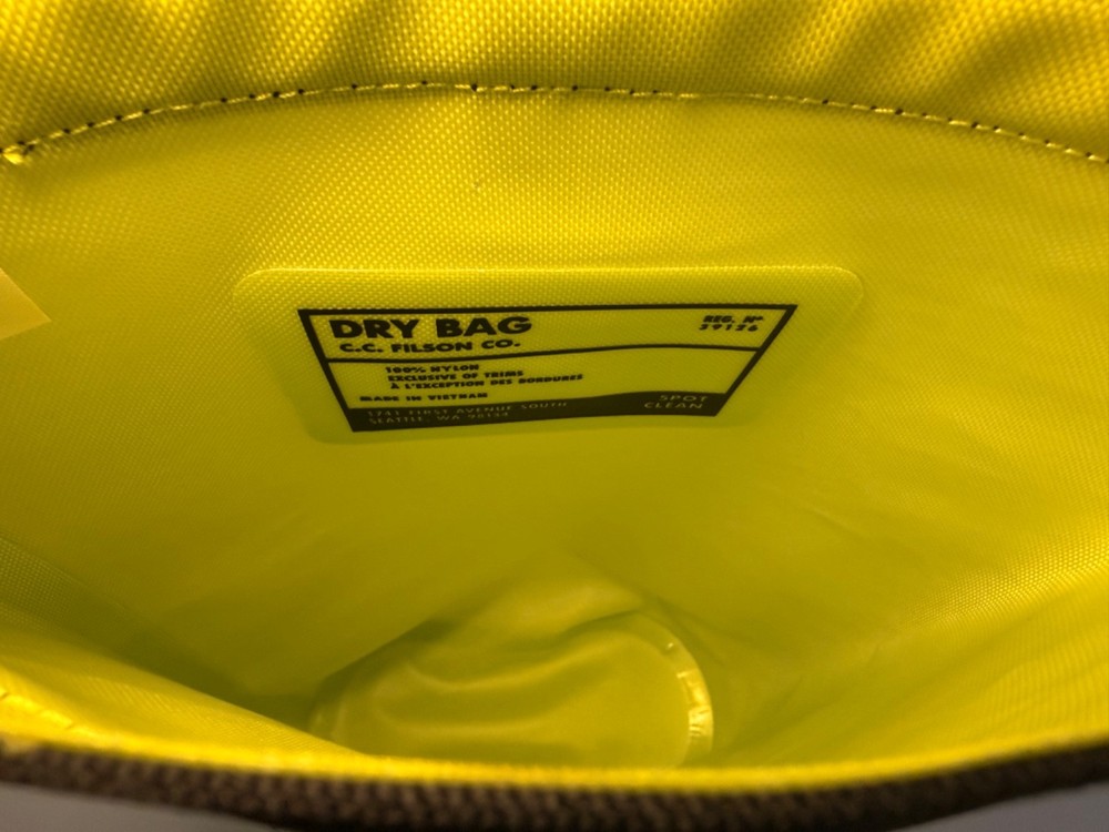 Filson Small Dry Bag in Laser Green