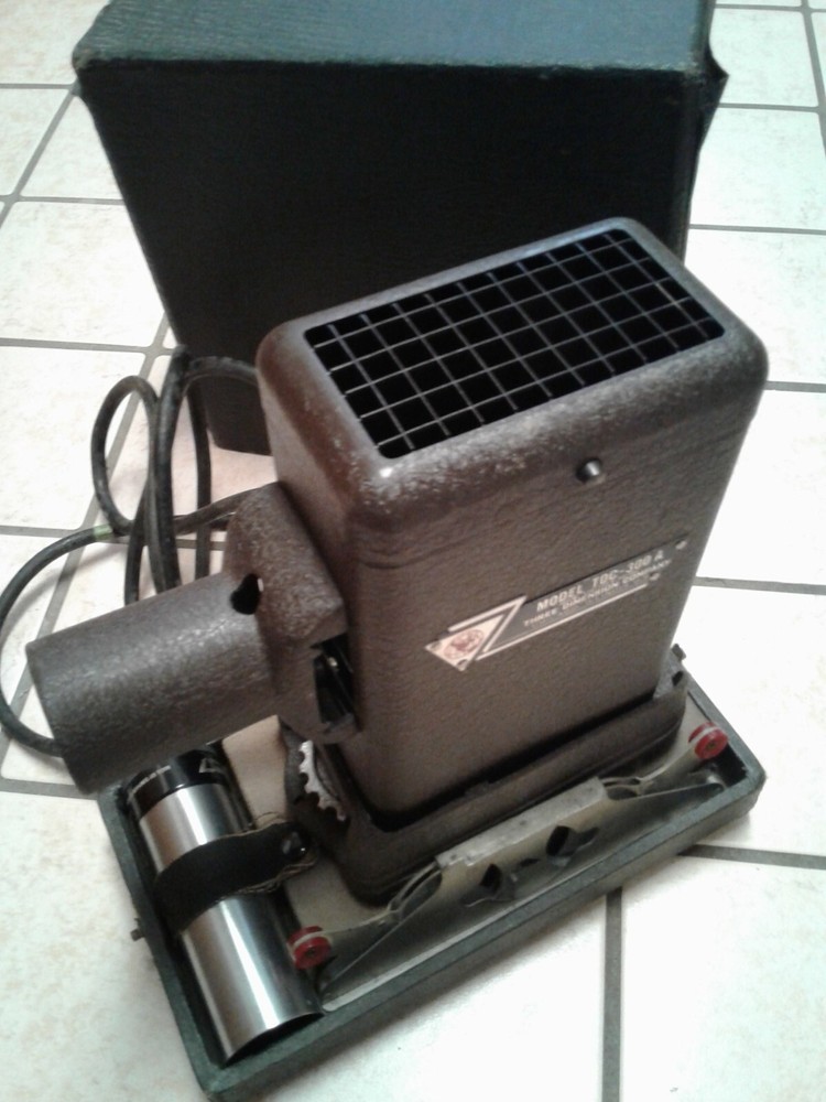 Vintage Three Dimension TDC-300 Slide Projector in Case