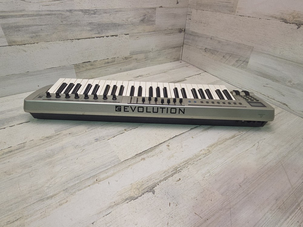 M-AUDIO EVOLUTION MK-449C MIDI Controller -- No Adapter Not Fully Tested