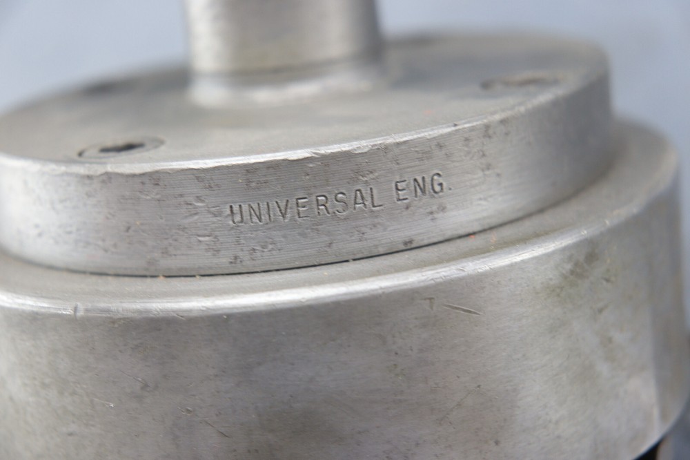 UNIVERSAL ENGINEERING BORING HEAD 4-3/4'' BODY DOUBLE TAPER COLLET LOC3825