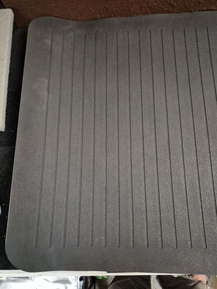 Varidesk The Mat 36 Open Box Unused