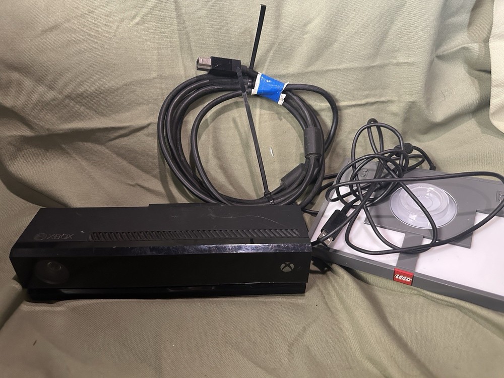 Xbox Kinect Sensor USB Lego Pad Controller BUNDLE LOT Xbox 360 Video Game