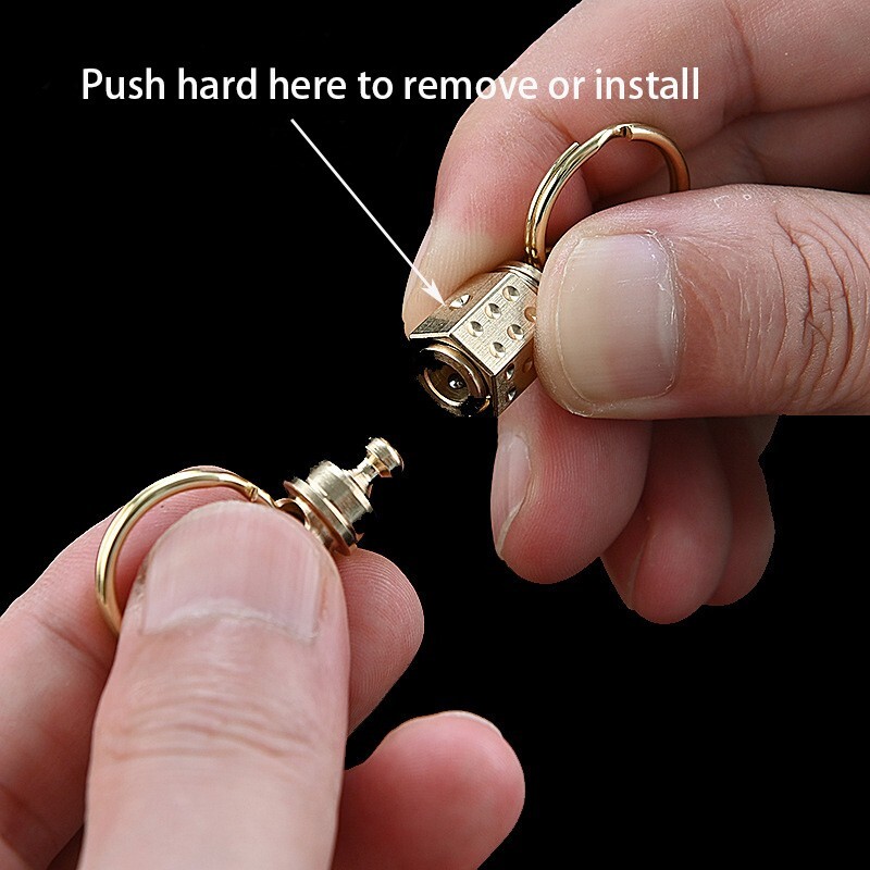 Removed Or Installed Brass Quick Release Hanging Buckle Car Keychain Key Ring