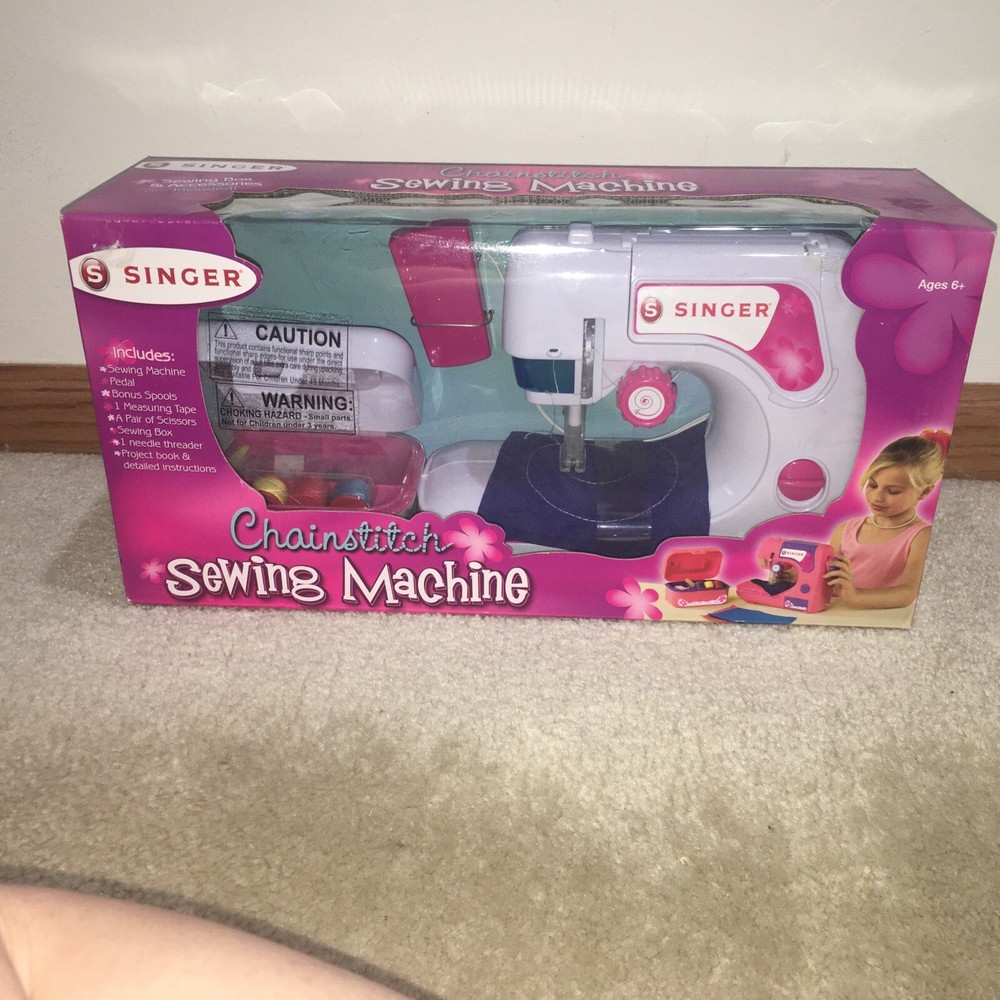 Singer Chainstitch Sewing Machine 2007 Ages 6+ NEW