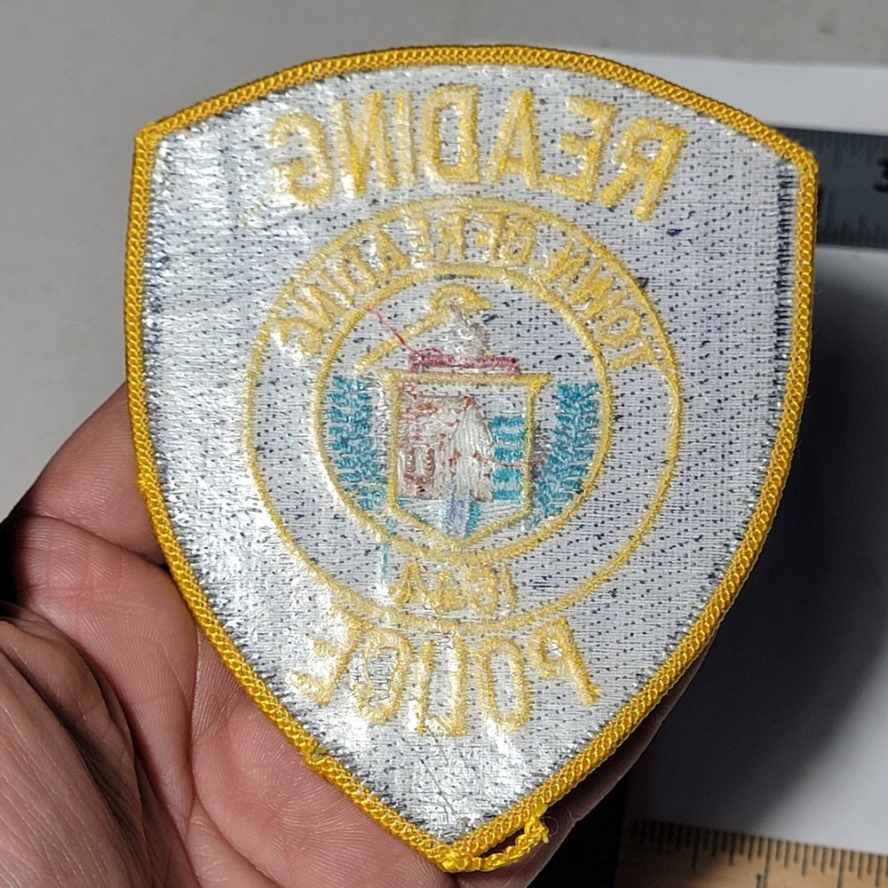 Qb5 Police patch Massachusetts Reading