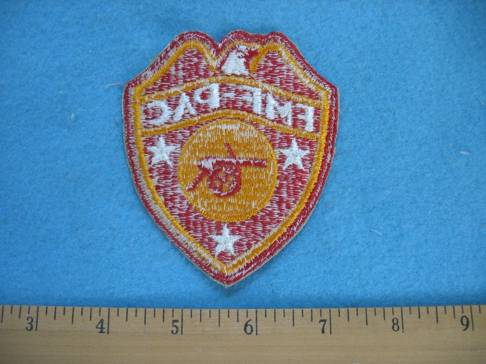Original Mint WWII USMC FMF-PAC Artillery Whiteback patch NOS.