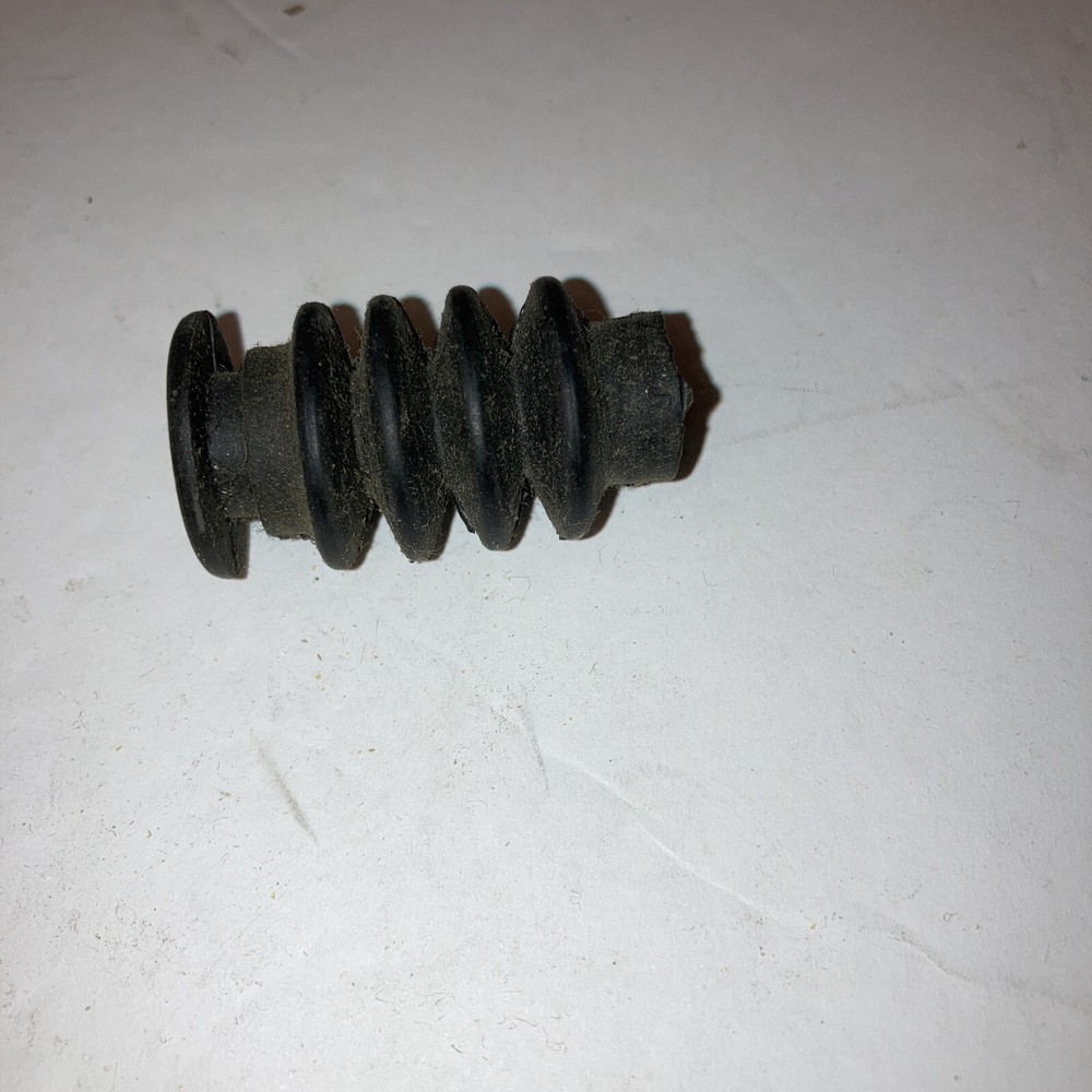 OMC 310577 SHIFT CABLE BOOT NOS OMC75