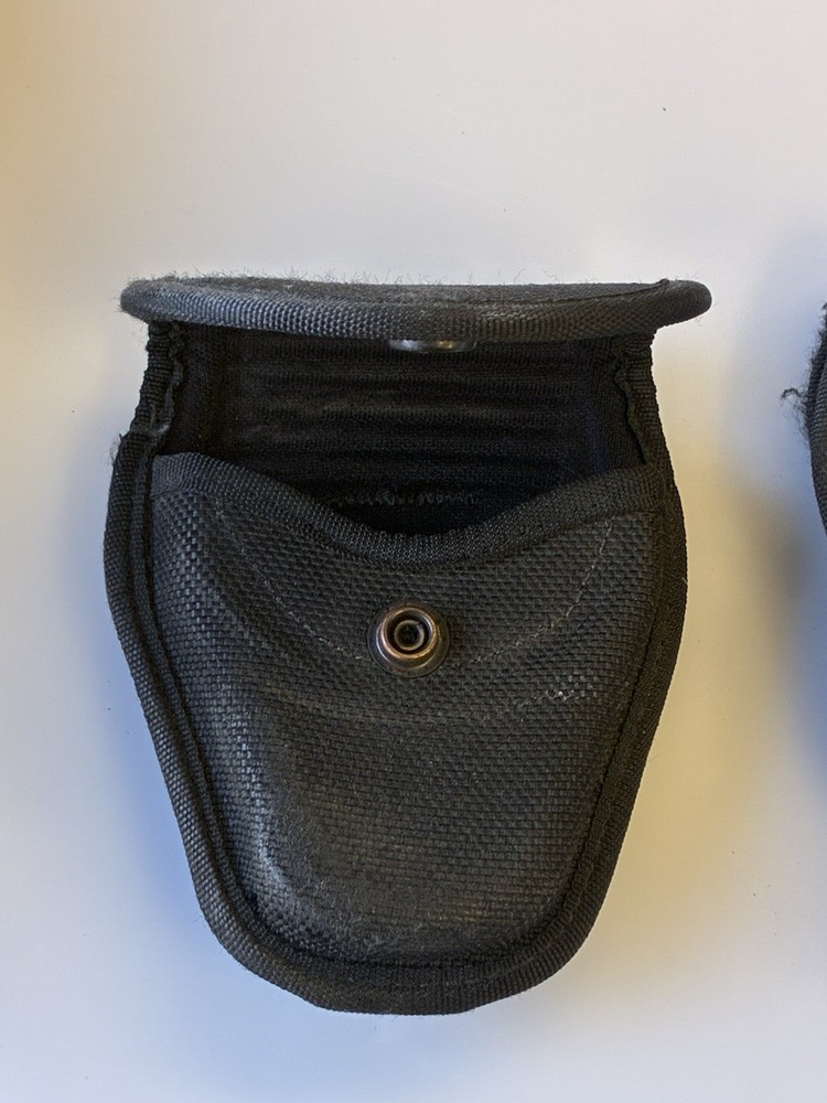 Safariland Handcuff Case(s)