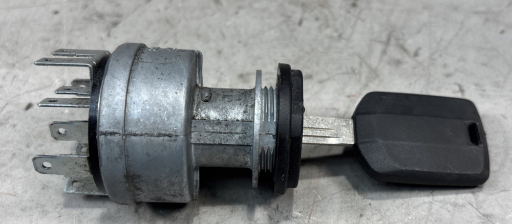Freightliner Ignition Switch w Key POLLAK 21427B