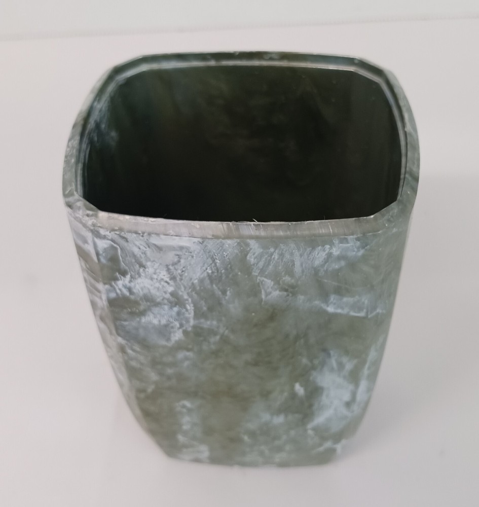 Toothbrush Holder Unbranded Plastic Green & White 4.5" Tall GUC