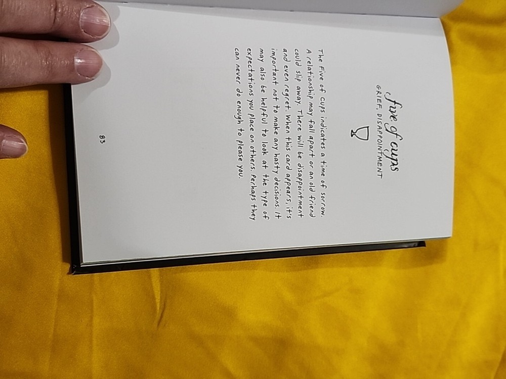 The Wild Unknown Tarot Deck and Guidebook (Official Keepsake Box Set) (Hardback