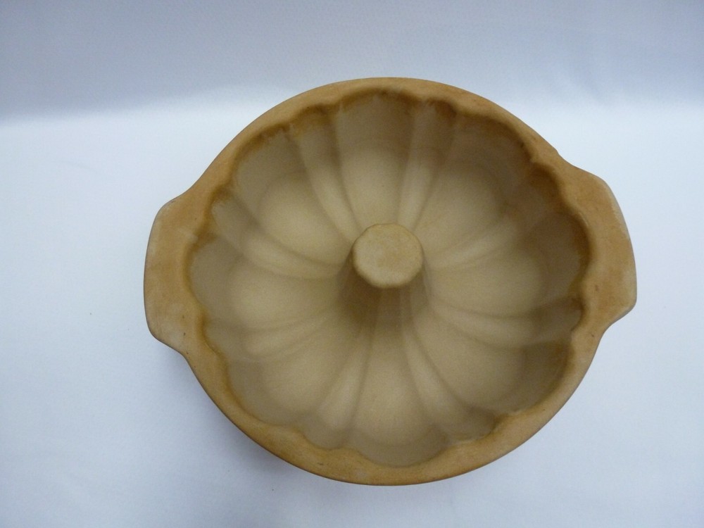 Pampered Chef Stoneware Cake Baking Pan Seasoned