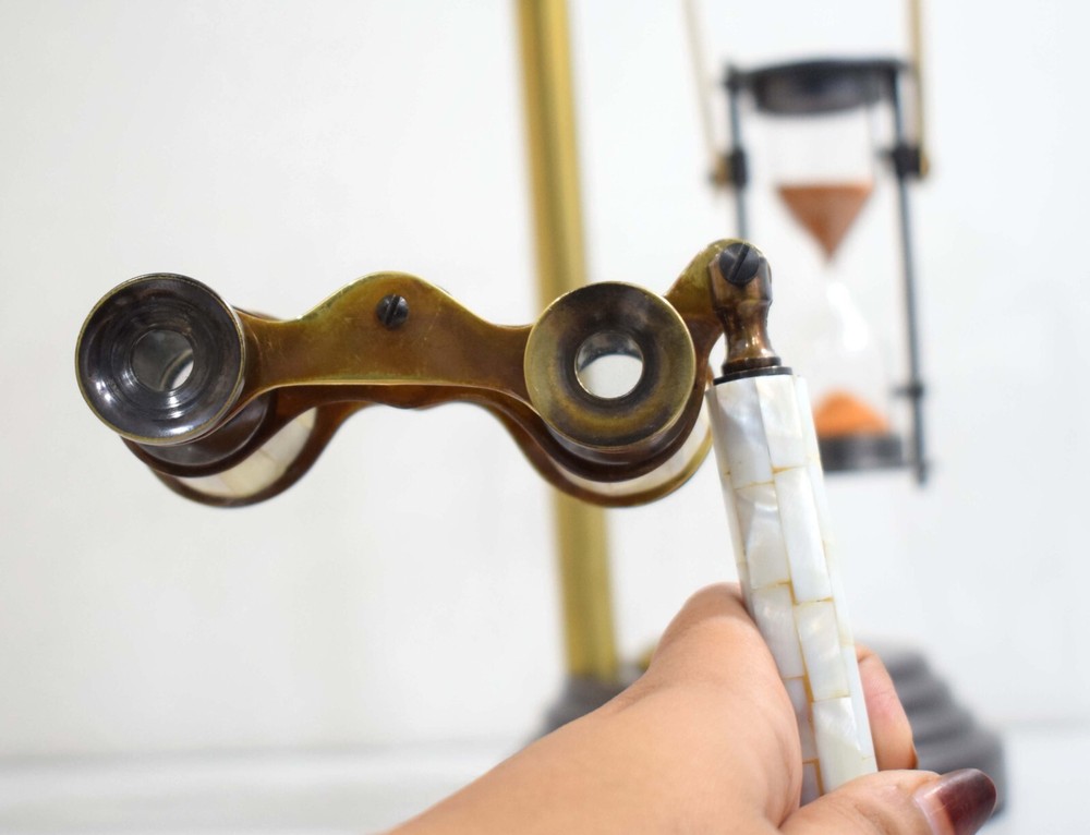 Rotating Brass Hourglass W/Built-in Compass & Swing Function -Orange Sand Inside