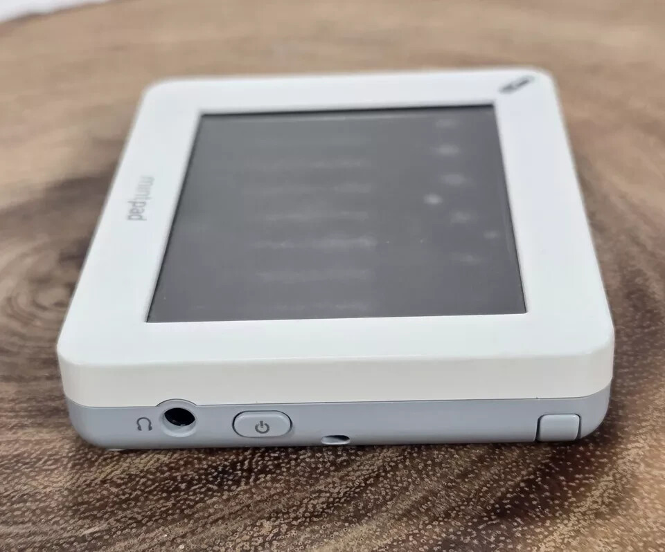 MINTPASS MINTPAD (Iriver) 2.8-INCH TOUCHSCREEN WIFI WEB TABLET- White RARE