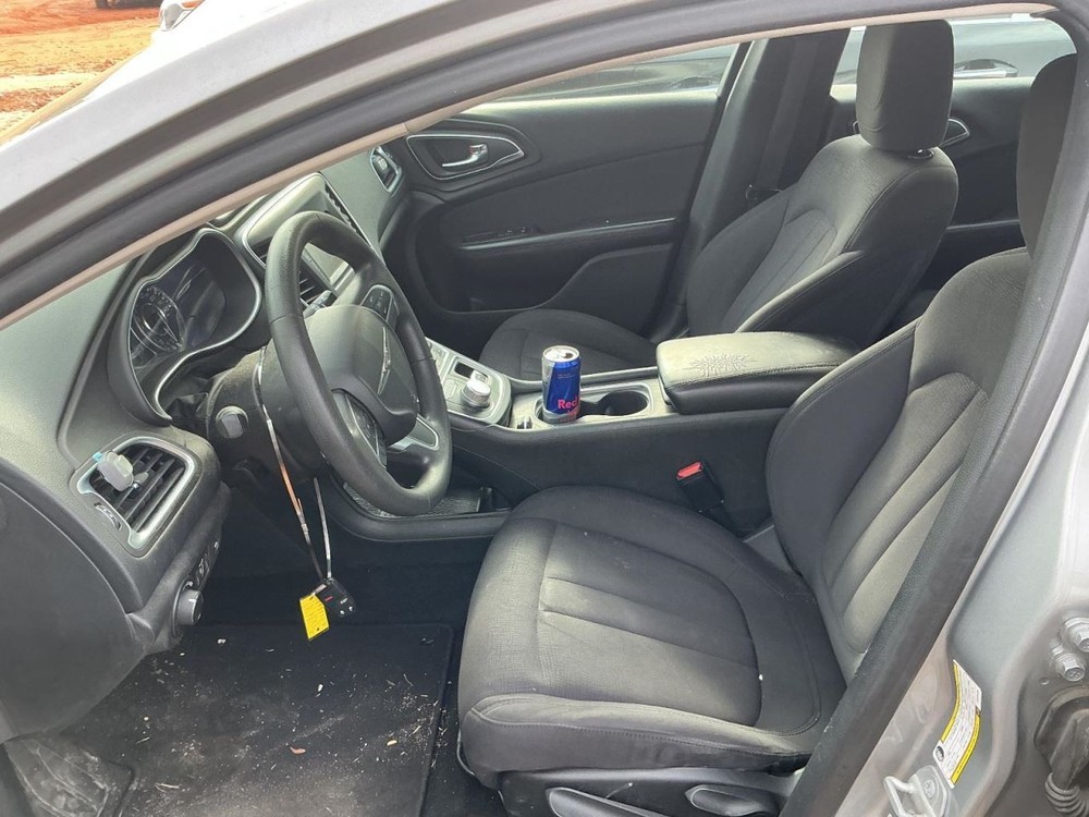 200 2015 Glove Box 4985095