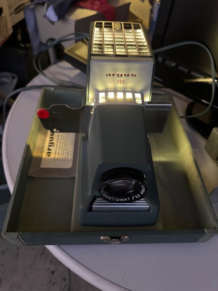 Vintage Argus 300 Automatic Slide Projector with Case
