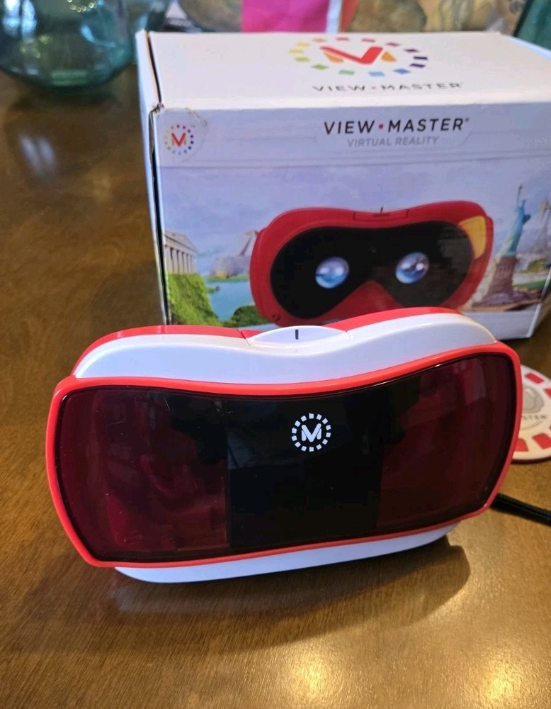 View Master Virtual Reality 360 Starter Kit & Additional Wildlife Viewing Disc