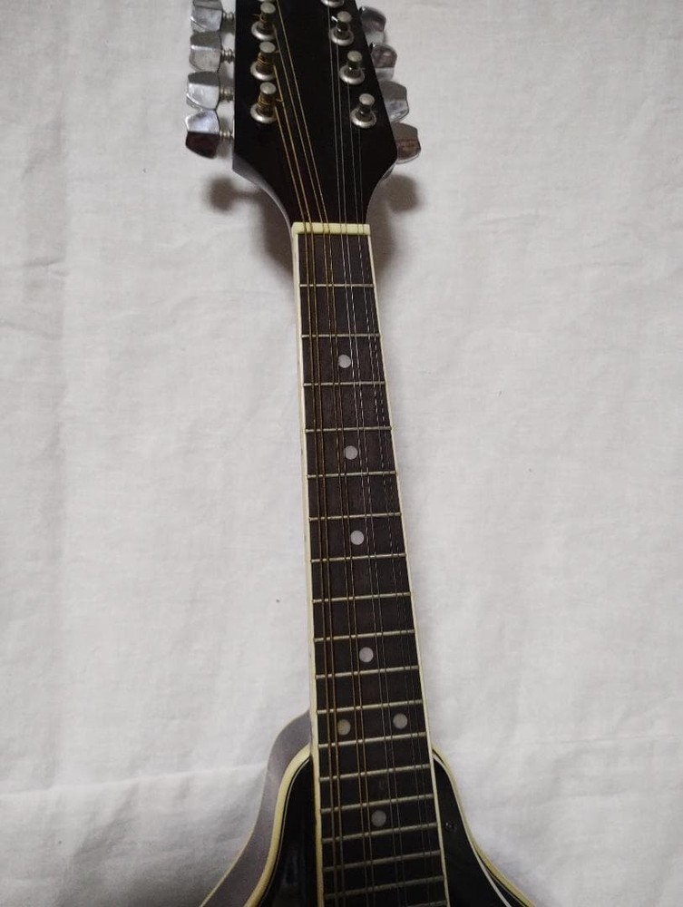 Mavis flat mandolin type A