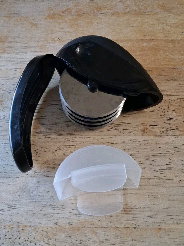 KitchenAid Hand Held 4 Blade Rolling Cutter With Cover