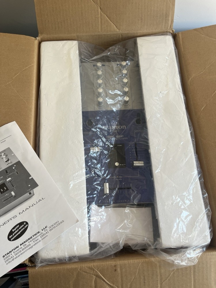 Stanton SK 2F Battle Mixer